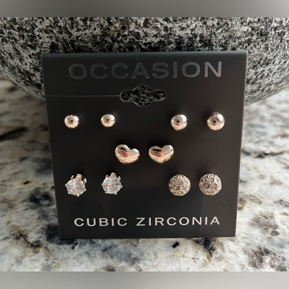 NWT Occasion 5 Pair Earrings Set - Picture 2 of 2